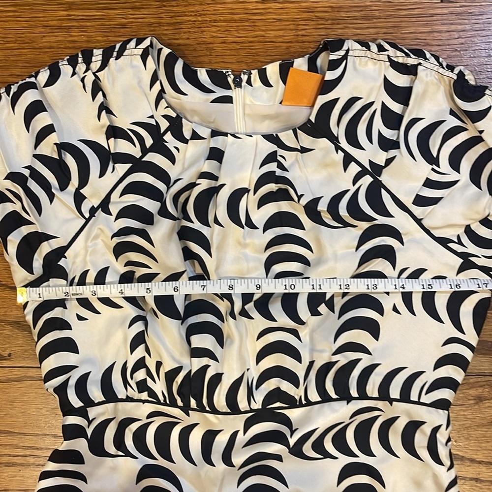 Tory Burch Black and White Silk Dress, size 4 - Picture 15 of 15